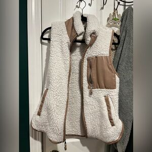 XS sherpa vest from anf